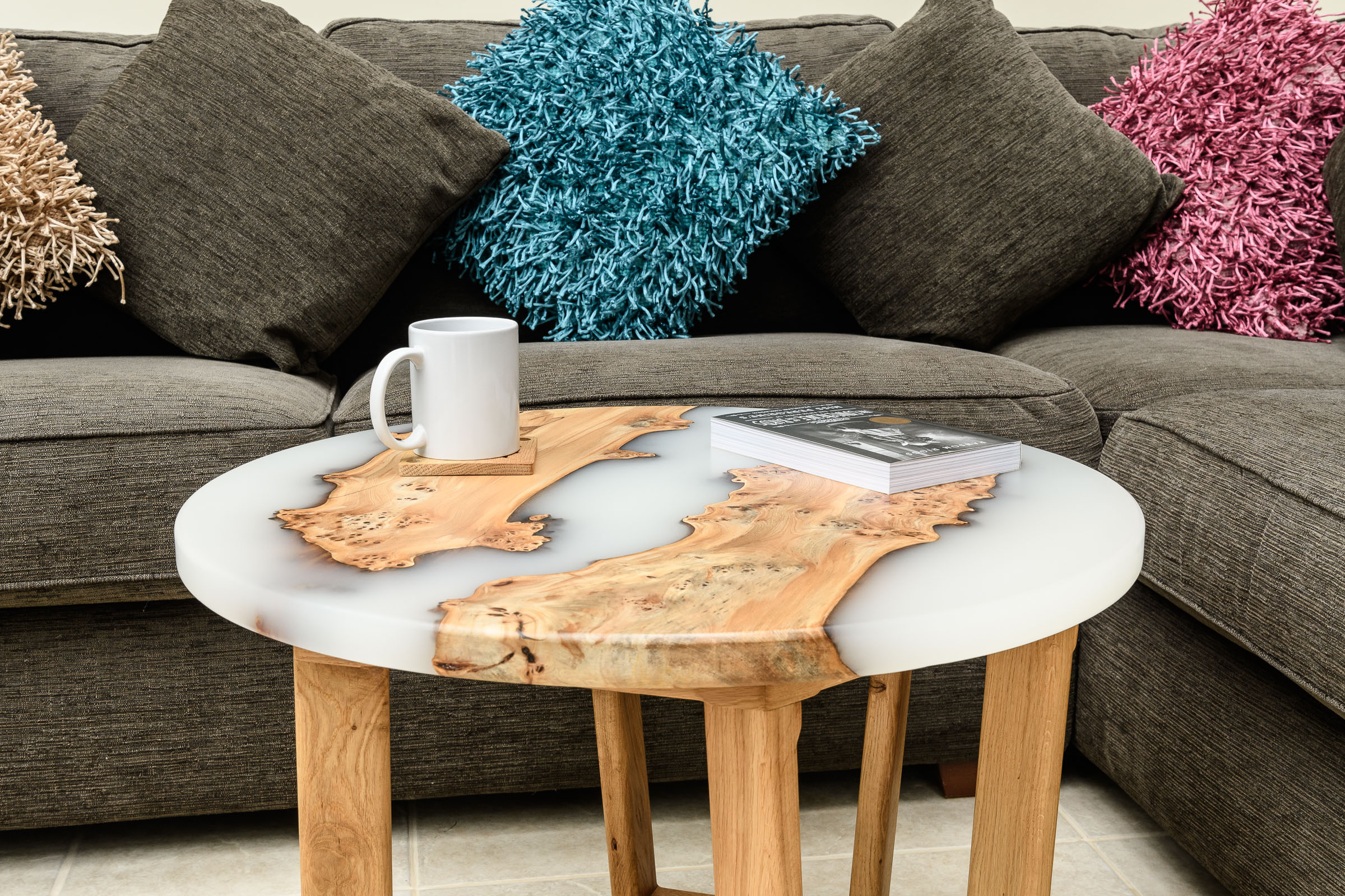 Resin round coffee deals table